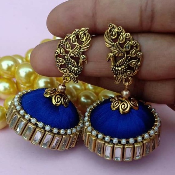 Jewelry - Blue silk thread earring